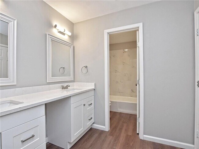 Building Photo - 5205 Thunderbird St