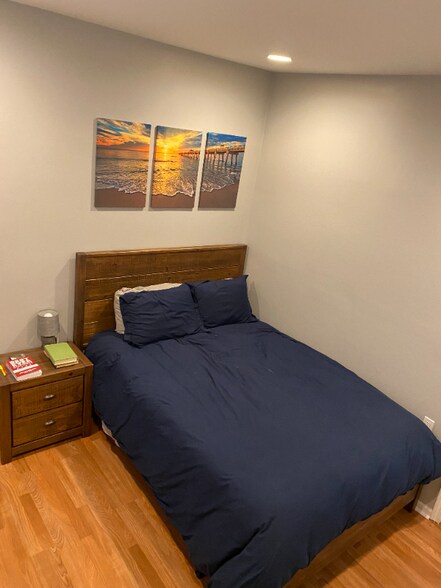 Building Photo - 3633 N Elston Ave