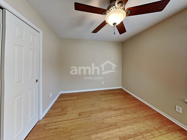 Building Photo - 12124 Laurelwood Dr