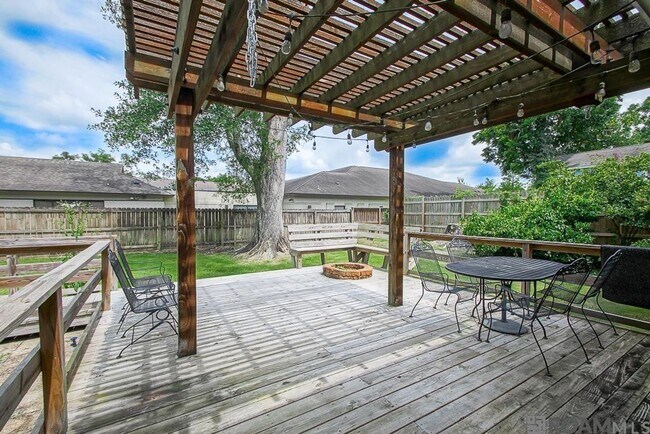 Building Photo - Mid-City Luxury Rental – 4 Bed / 3 Bath