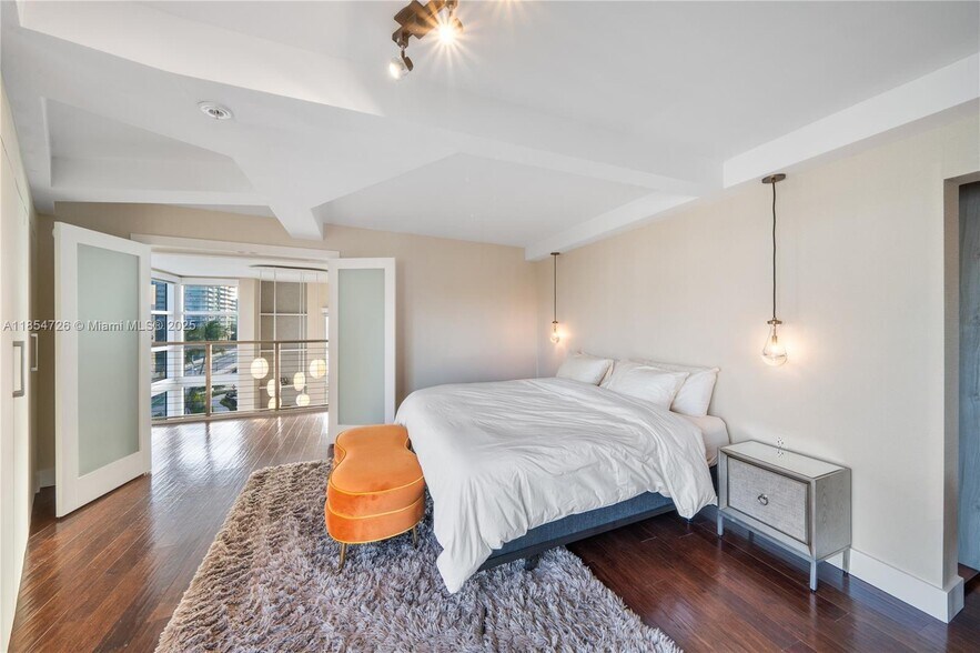 Building Photo - 1701 Sunset Harbour Dr