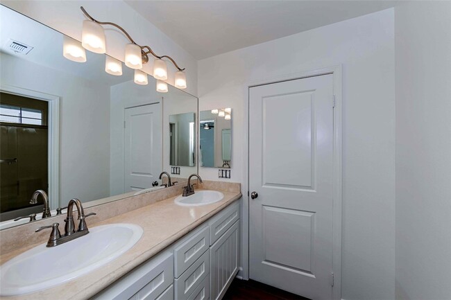 Building Photo - 24818 Woodward Ave