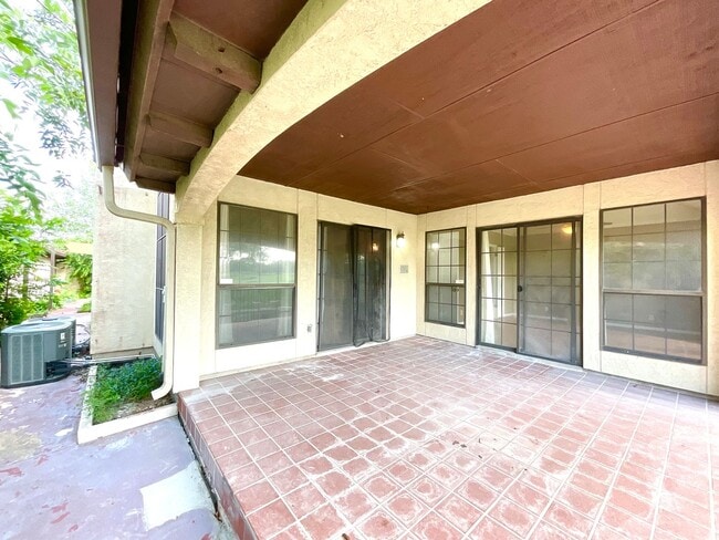 Building Photo - 7326 Putter Ln