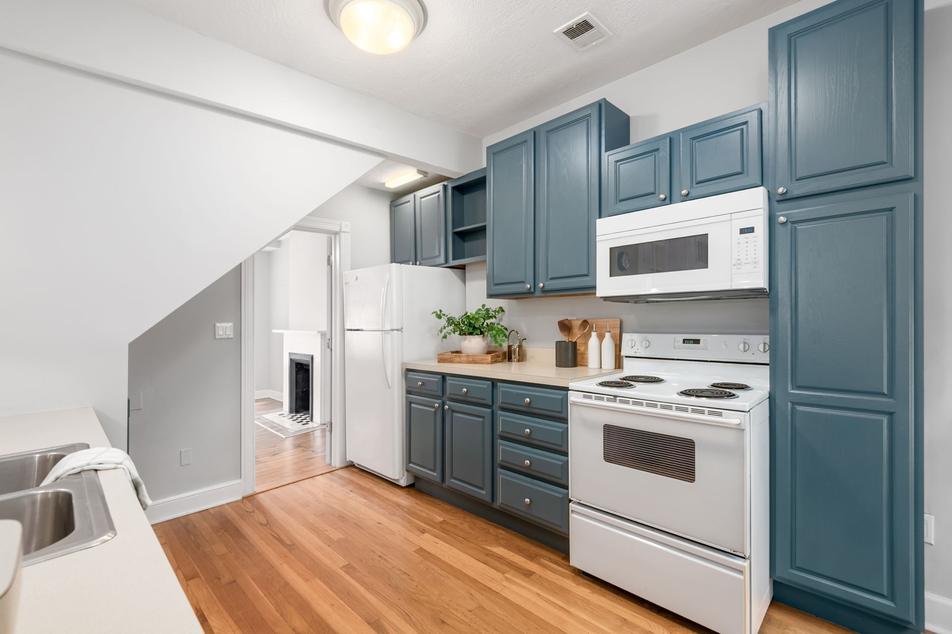 Kitchen - 36 E Kossuth St