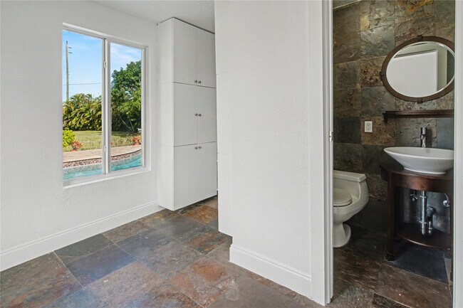 Building Photo - 8619 SW 51st St