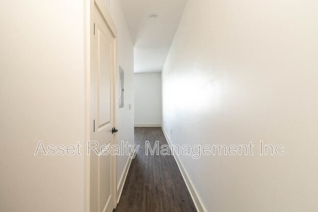 Building Photo - 1120 Franck St