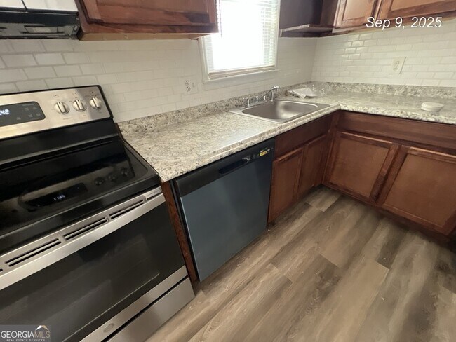 Building Photo - 78 Mt Moriah Rd