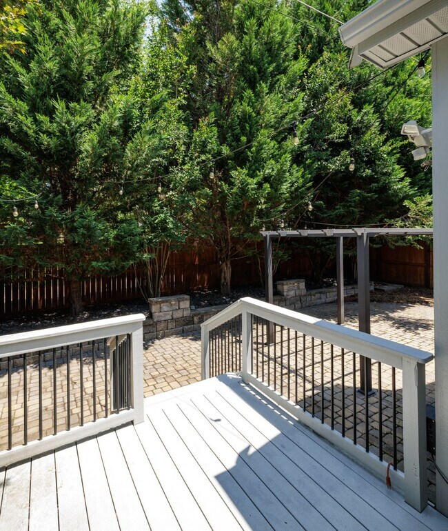 Building Photo - Beautiful home in Charleston walk community!