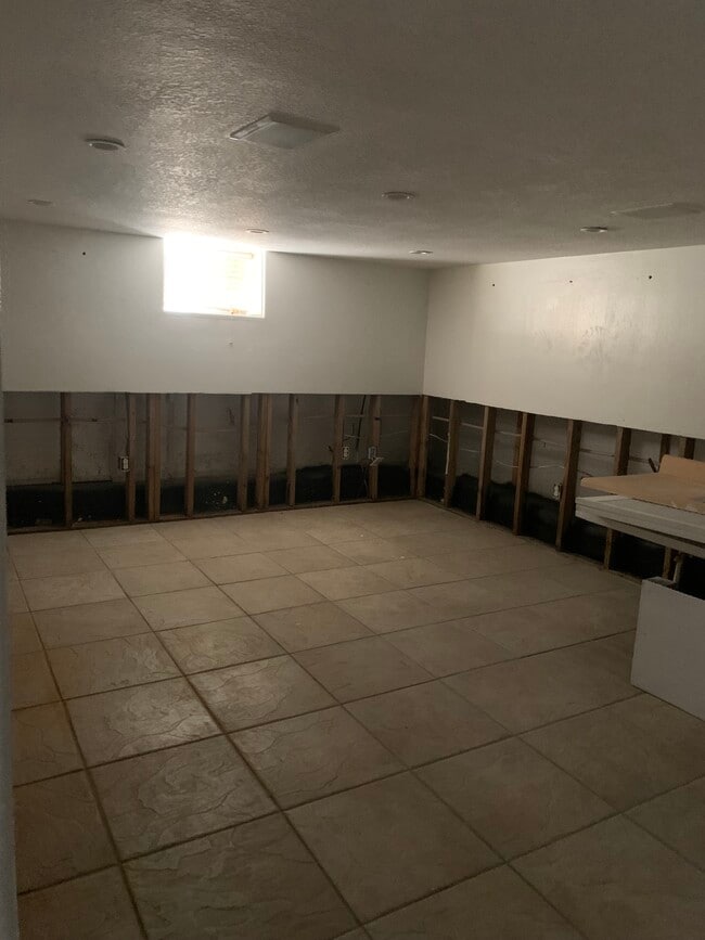 Building Photo - 485 Golf Blvd