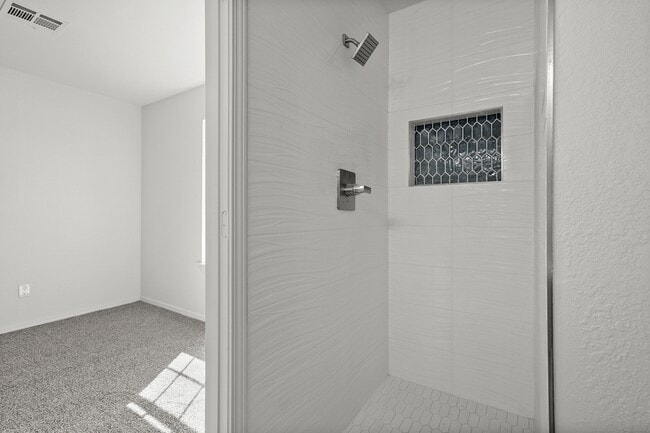 Building Photo - 412 W Austin St