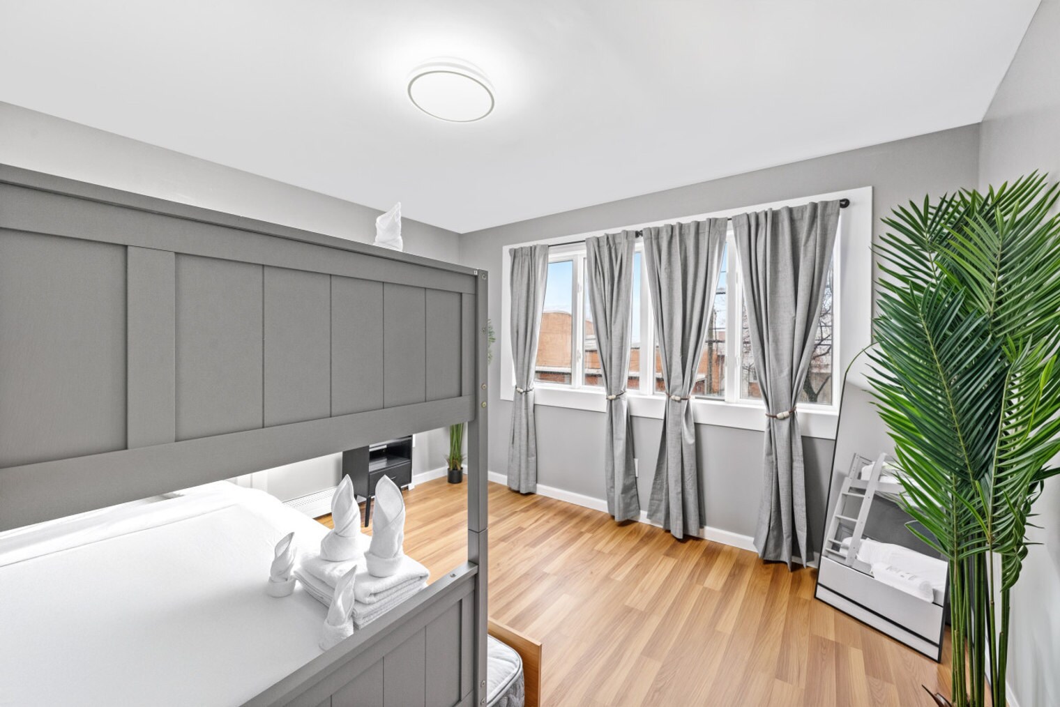 Building Photo - 529 Ave E