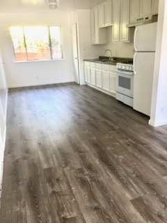 Large open Kit & Dinning - 9305 Oscar Ave