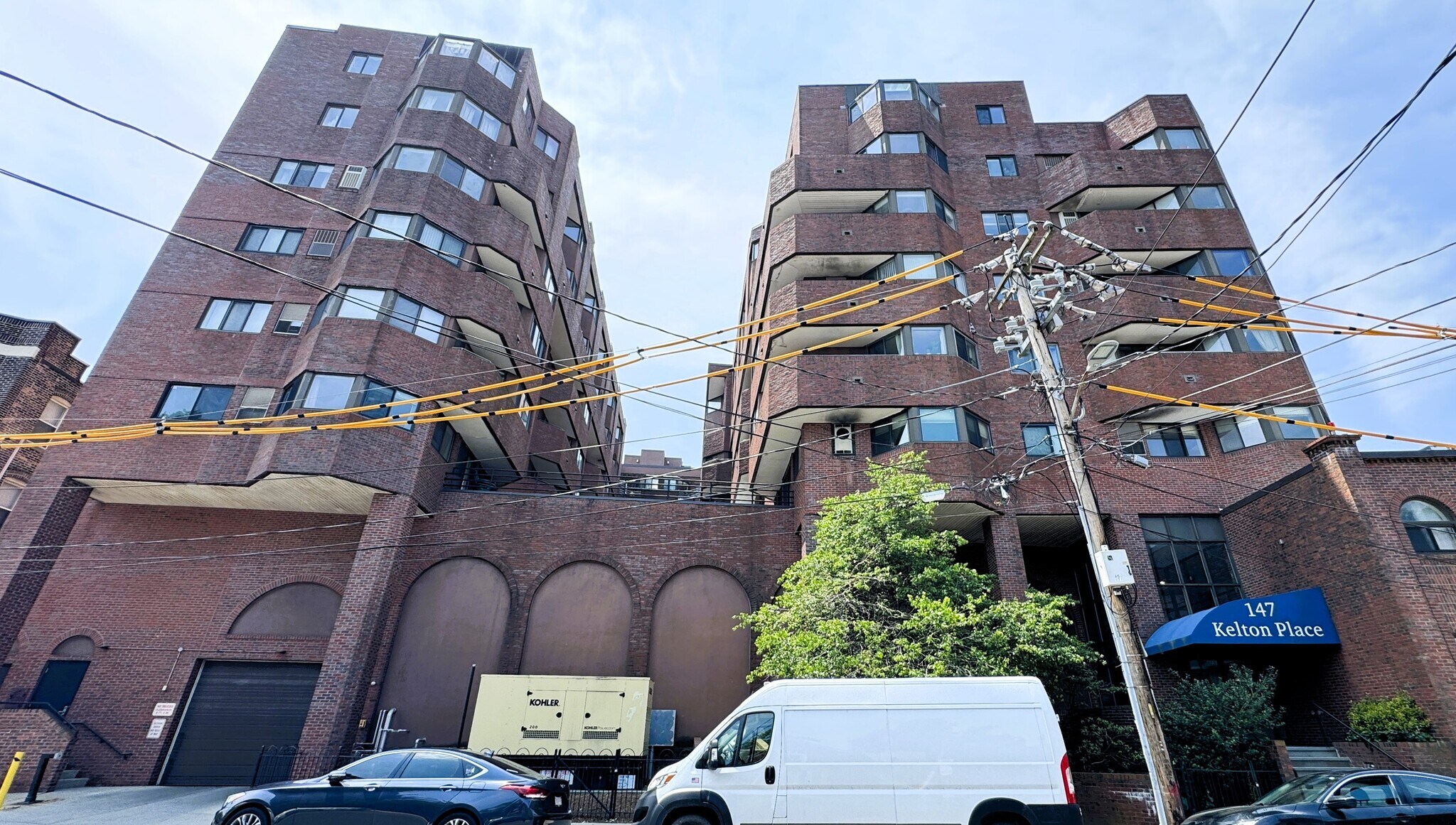 Building Photo - 147 Kelton St