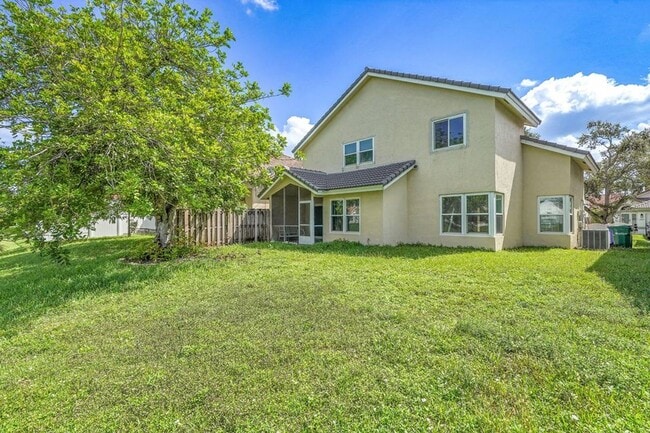 Building Photo - 2865 NW 68th Ln