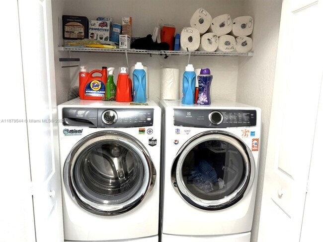 Building Photo - 15560 SW 136th St