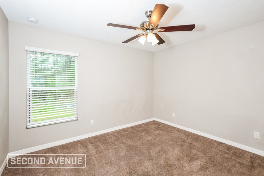 Building Photo - 846 Carnation Ave SE