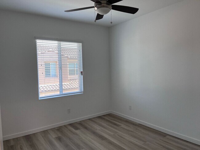 Building Photo - TOWN HOME WITH COMMUNITY POOL , GATED COMMUNITY in GILBERT!