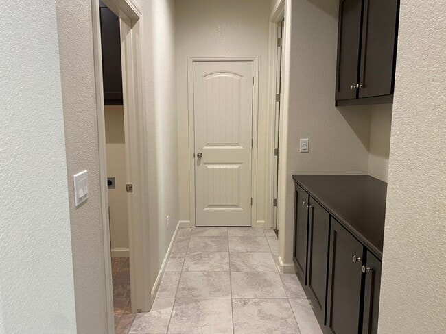 Building Photo - NEWER 3 Bedroom 2 Bath Home For Rent in Gated Community