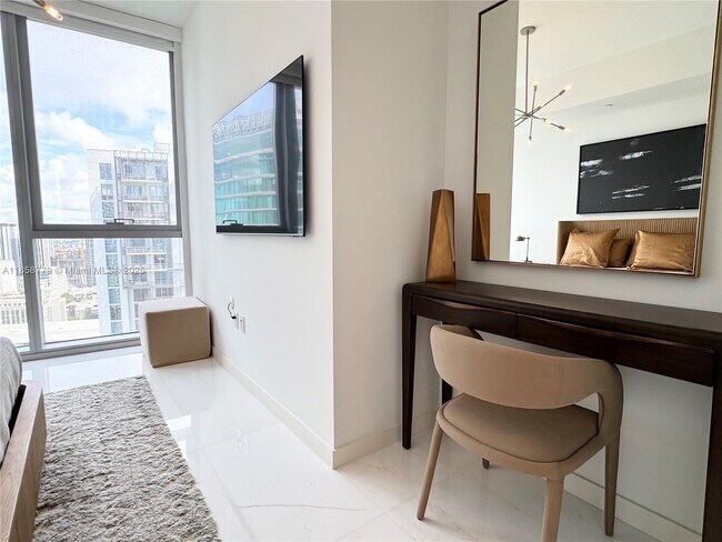 Building Photo - 300 Biscayne Blvd Way
