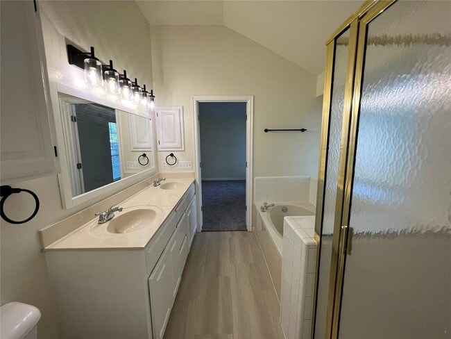Building Photo - 909 Pruett Dr