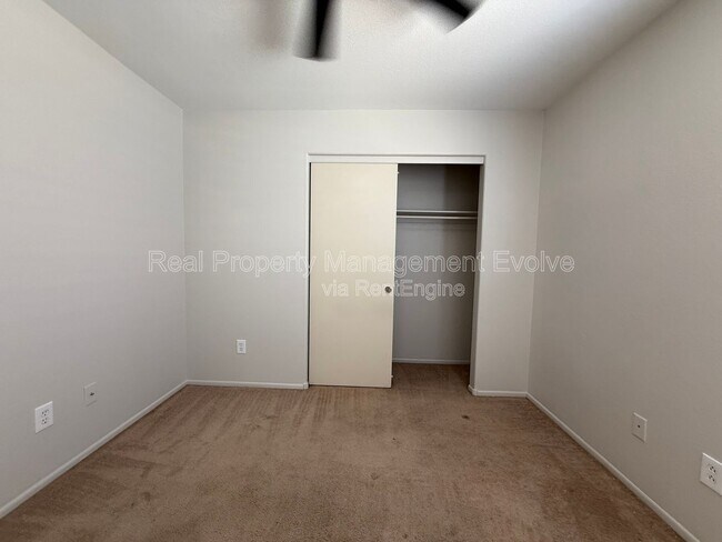 Building Photo - 2340 E Derringer Way