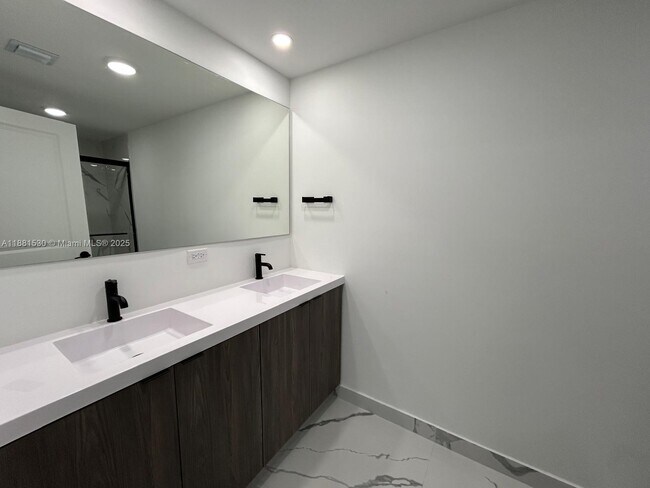 Building Photo - 14608 SW 261 St Ter