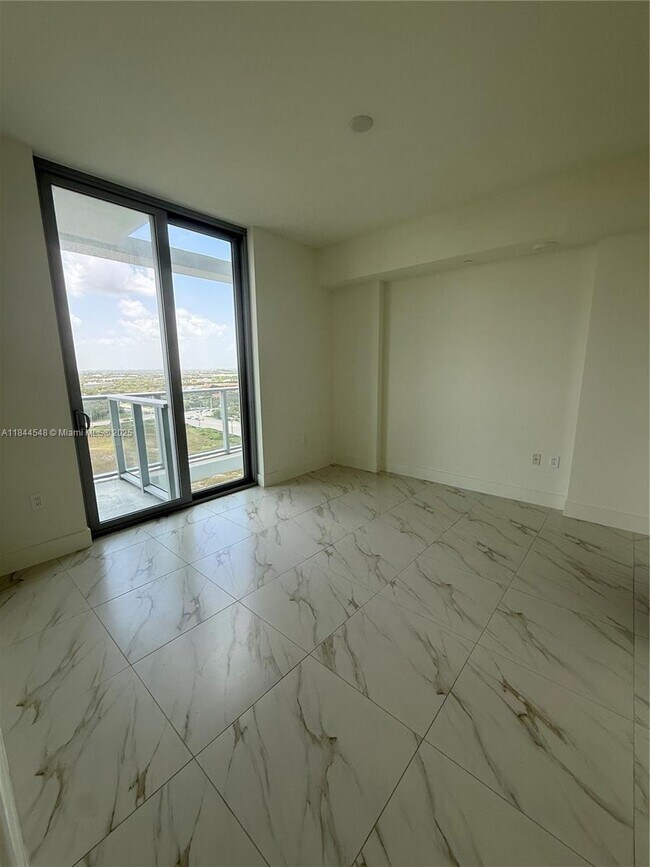 Building Photo - 2000 Metropica Wy