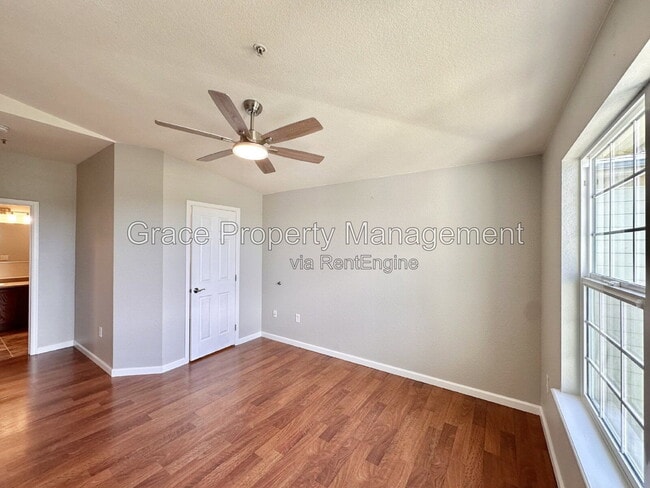 Building Photo - 5735 N Genoa Way