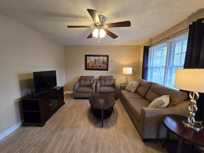 Building Photo - 1565 Jefferson Rd