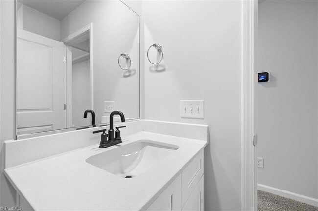 Building Photo - 1729 University Dr