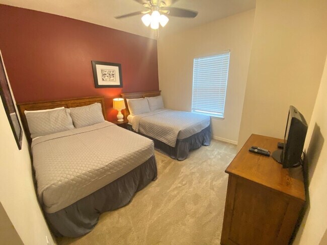 Building Photo - 5372 Diplomat Ct