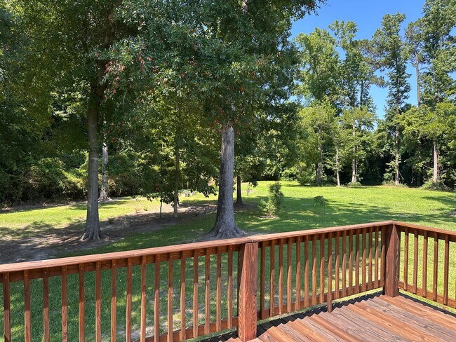 Building Photo - 102 Brookhaven Dr