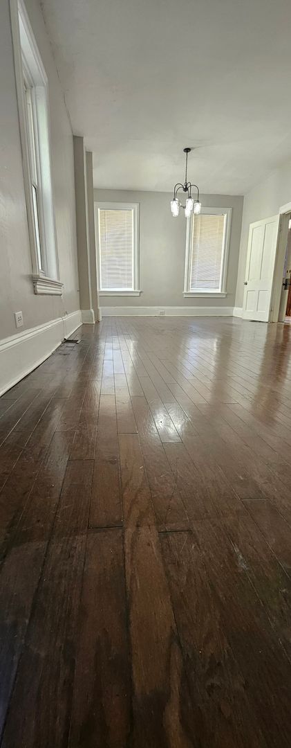 Building Photo - Large house with a nice layout welcome Home