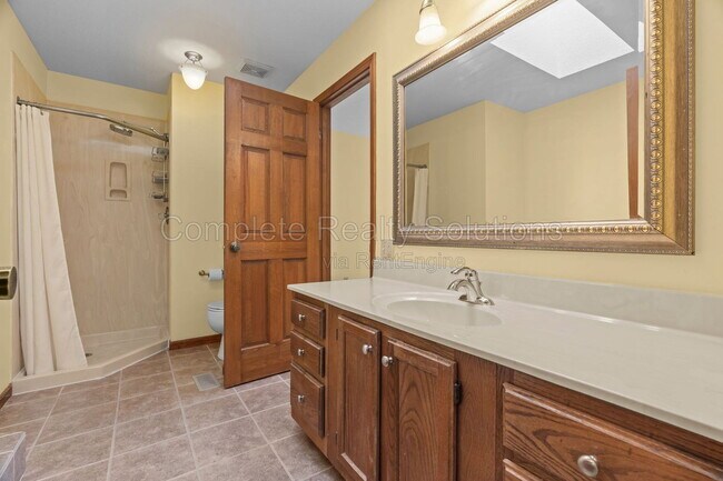 Building Photo - 254 Carmel Woods Dr