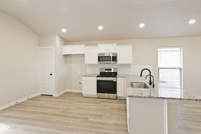 Building Photo - 9901 Yellowhouse Ave
