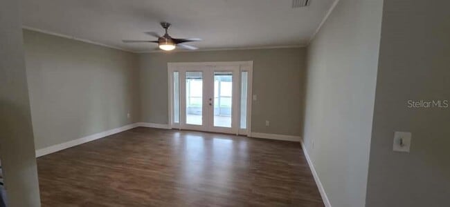 Building Photo - 105 Blue Heron Ln