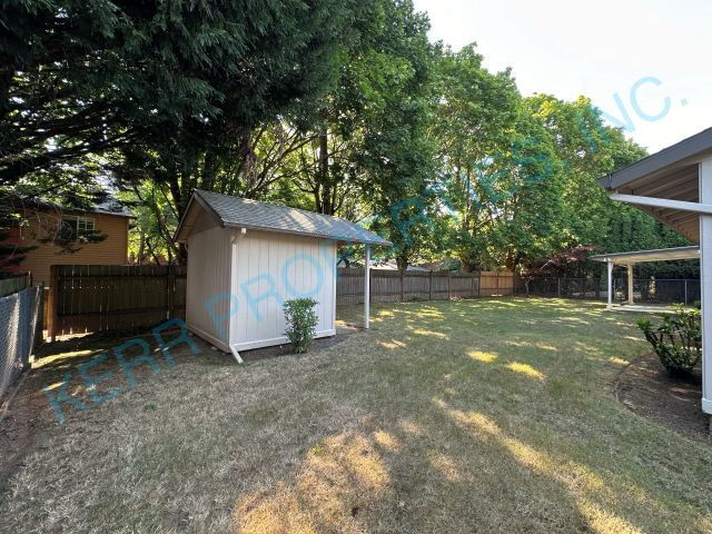 Building Photo - 2530 NE Hale Ave