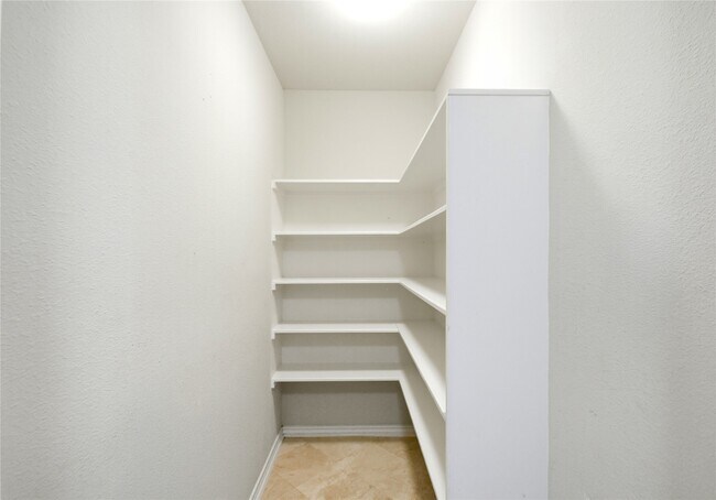 Building Photo - 1702 Fantasy Woods Dr