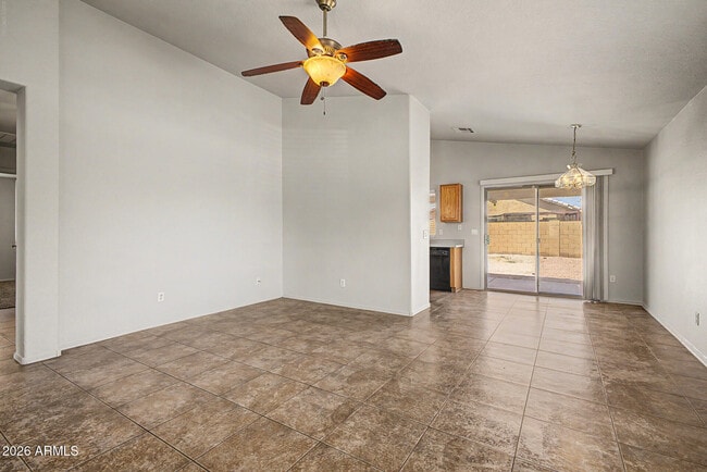 Building Photo - 8904 W Edgemont Ave