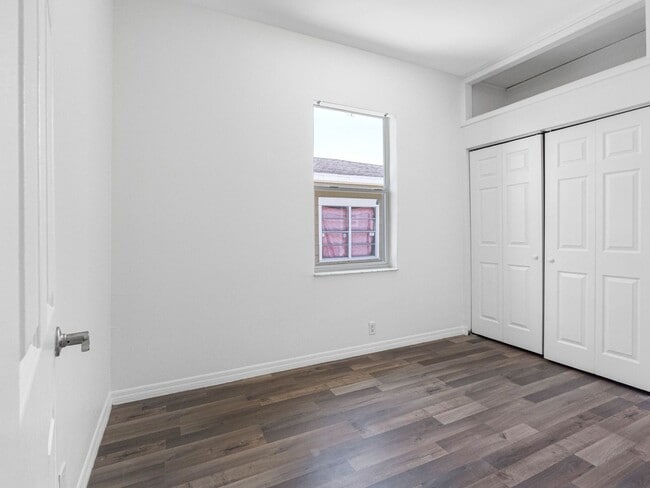 Building Photo - Affordable 3/1.5 West Tampa Home