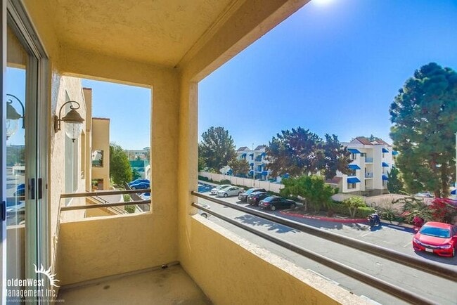 Building Photo - Charming 2Bdm 2Ba Condo in The Venetian Community of La Jolla