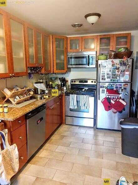 Primary Photo - 109 Warren St