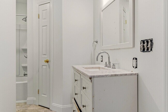 Building Photo - 72 Union St