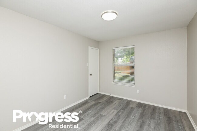 Building Photo - 1328 Nicole Way