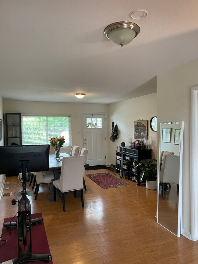 Building Photo - 4706 E Dartmouth Ave