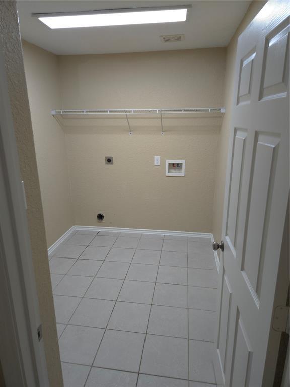 Building Photo - 6419 Bennington Springs Dr