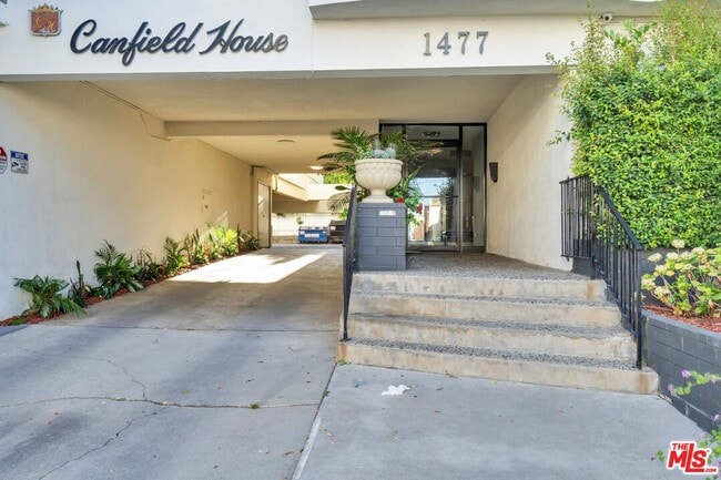 Building Photo - 1477 S Canfield Ave