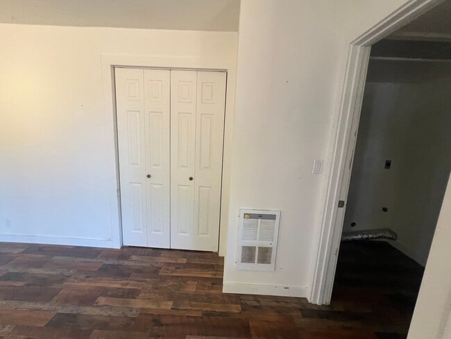 Building Photo - 546 Fir Ave