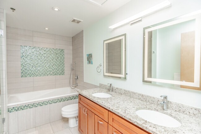 Building Photo - 1530 S State St