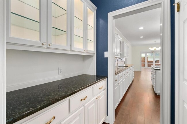 Building Photo - 6002 Ascot Cove